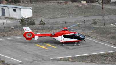 Ambulans helikopter Trabzon'daki entübe hasta için havalandı