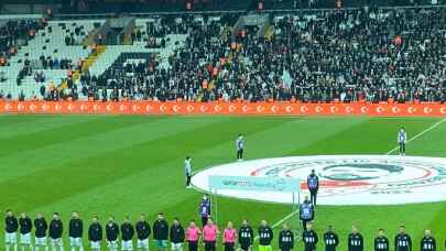 Beşiktaş'tan farkındalık pankartı