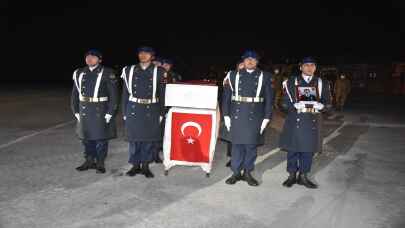 Hakkari'de şehit olan asker için tören düzenlendi