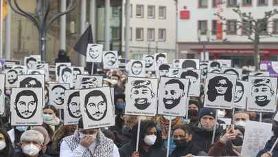 HANAU - Almanya'da ırkçı terör saldırısında hayatını kaybedenler anıldı