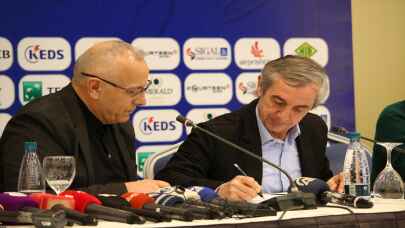 PRİŞTİNE - Kosova Milli Futbol Takımı'nın yeni teknik direktörü Alain Giresse oldu