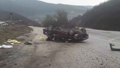 Samsun'da otomobilin devrilmesi sonucu iki kişi yaralandı