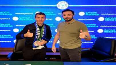 Spor Toto Süper Lig ekiplerinden Çaykur Rizespor, teknik direktör Bülent Korkmaz ile 1,5 yıllık sözleşme imzaladı.