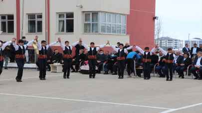 GRAÇANİÇA - Sırbistan seçimleri için Kosova'da oy kullanılmasına izin verilmemesi protesto edildi