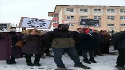 Erzurum'da bir eğitimcinin öğrenci yakını tarafından darbedildiği iddiası