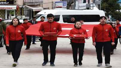 Gelibolu Yarımadası'ndan alınan toprak, deniz suyu ve Türk bayrağı Bilecik'te