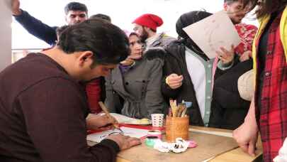 İranlı ressam ve heykeltıraşların eserleri Erzurum'daki buz müzesinde sergilendi