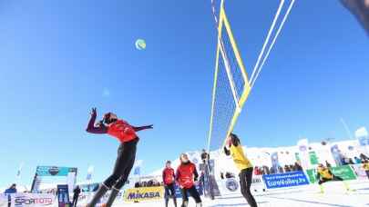 Kar voleybolu Avrupa Kupası Kayseri Erciyes'te