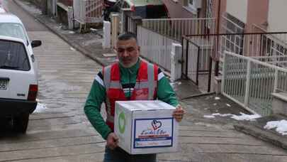 Kocaeli İzmit Belediyesi ihtiyaç sahibi vatandaşlara Ramazan kolisi desteğine başladı