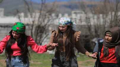 Suriye’nin kuzeyinde Nevruz Bayramı kutlandı