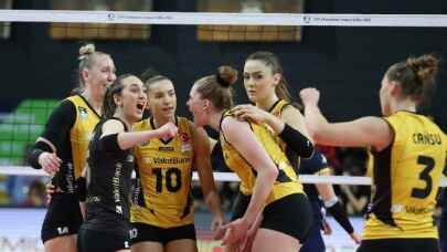 VakıfBank, üst üste 10. kez yarı finalde