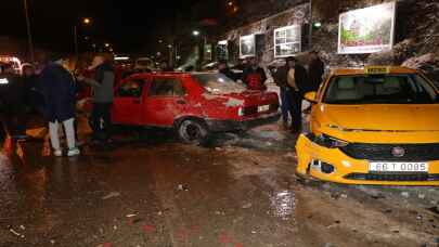 Yozgat'ta zincirleme trafik kazasında 15 araç hasar gördü