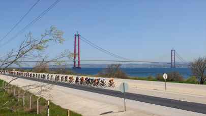 ÇANAKKALE - 57. Cumhurbaşkanlığı Türkiye Bisiklet Turu - Turun 6. etabını Caleb Ewan kazandı (3)