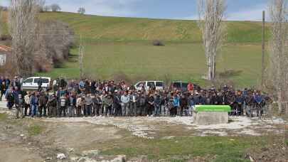 BURSA - Trafik kazasında motosikletten düşen iki polis memuru yaralandı