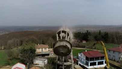 Gebze Kargalı'da ayaklı su deposu yıkılıyor 