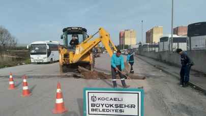 Kocaeli Gebze bölgesinde bozulan yollara müdahale