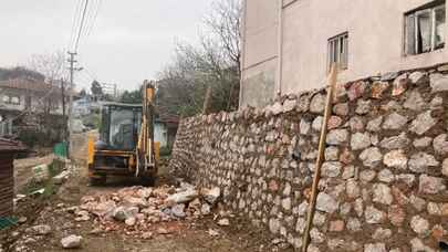 Kocaeli İzmit’in kırsal mahallelerinde yol konforu arttırılıyor