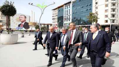 İSTANBUL - Dededen toruna ata mirası, Çengelköy'ün üçüncü nesil berber dükkanı