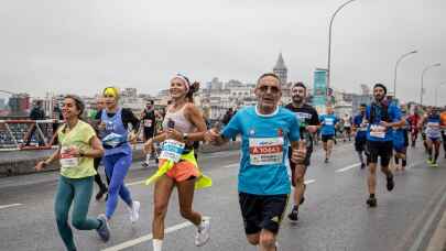 Sakarya Büyükşehir'in sporcusu İstanbul Maratonu'nda ipi göğüsledi