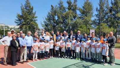 TEGV ve BİDEV İzmir Çiğli Eğitim Parkı Basketbol Sahası’nı yeniledi