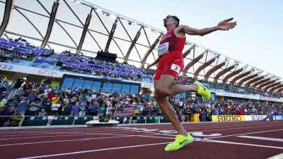 El Bakkali 3.000m engelli koşusunda dünya altını kazandı