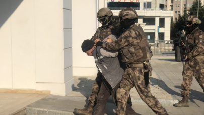 İzmir'de 10 terör örgütü üyesi yakalandı