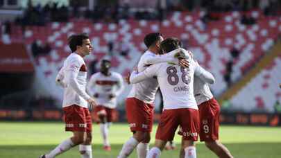 Sivasspor, Pendikspor engelini 4 golle geçti!