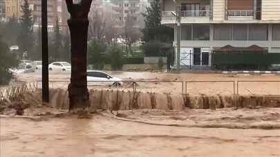 Şanlıurfa'da yağış nedeniyle eğitime ara verildi