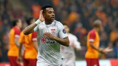 Robinho'nun 9 yıllık hapis cezasını Brezilya'da çekmesine karar verildi