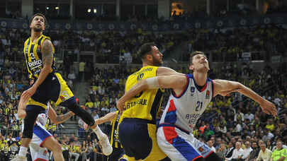 Anadolu Efes, Fenerbahçe Beko'yu 90-80 mağlup etti