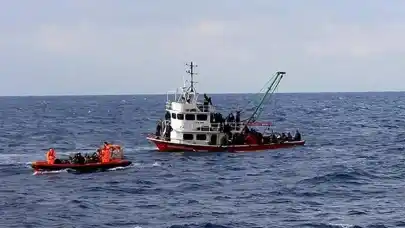 Akdeniz'de göçmen teknesi battı: 8 kişi hayatını kaybetti