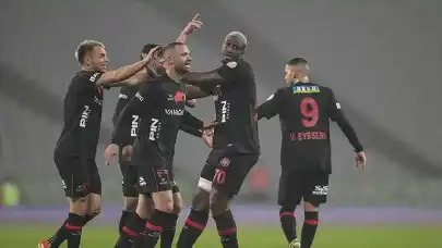 Fatih Karagümrük, Antalyaspor'u 4 golle geçti