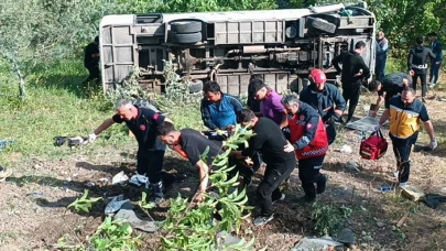 Üniversite öğrencilerini taşıyan midibüs şarampole yuvarlandı! Çok sayıda yaralı var