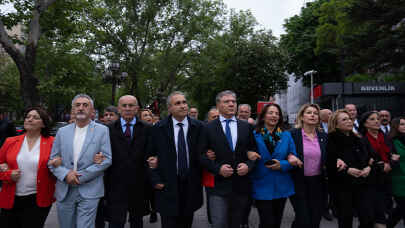 CHP'den yeni müfredat taslağına tepki: Bu modellerle laikliği yok saymak kimsenin haddi değildir