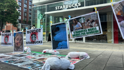 Hollanda'da Starbucks şubelerinin önünde İsrail protesto edildi