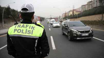 İstanbul'da 'Büyük Eğitim Mitingi' sebebiyle bazı yollar trafiğe kapatıldı