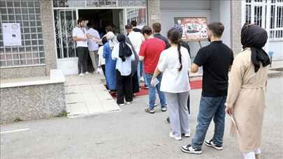 YKS sınavının ilk oturum heyecanı başladı: 3 milyondan fazla aday ter dökecek