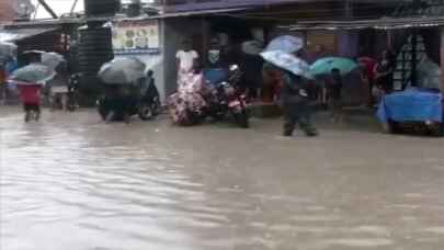 Nepal'de muson yağmurlarının yol açtığı afet ve kazalarda 62 kişi öldü