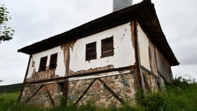 Kızılkese Camisi restore edilmeyi bekliyordu: Definecilerin kurbanı oldu