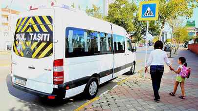 Öğrencilerin hayatını tehlikeye attı: Alkollü servis sürücüsü yakalandı