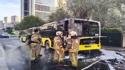 Ataşehir’de seyir halindeki İETT otobüsü alev aldı! Yolcular son anda kurtuldu