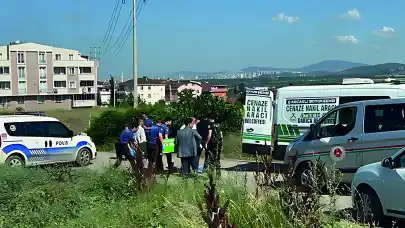 Kocaeli'de bir kişi minibüste silahla vurulmuş halde ölü bulundu!