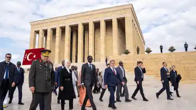 Senegal Cumhurbaşkanı Fay, Anıtkabir'i ziyaret etti