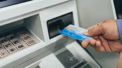 Milyonlarca vatandaşı ilgilendiriyor: ATM'den para çekme limitleri yenilendi!