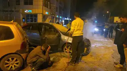 Karabük'te seyir halindeki otomobilde yangın çıktı, araç kullanılamaz hale geldi