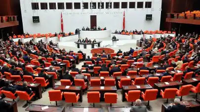 Kadınların soyadı düzenlemesi 9. Yargı Paketi'nden çıkarıldı!