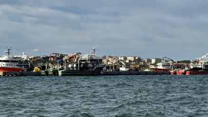 Sinop'ta hava koşulları nedeniyle balıkçılar limanda bekliyor