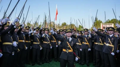 Kılıçlı yemin tartışması büyüyor: Teğmenlerin avukatlarından MSB'ye yanıt