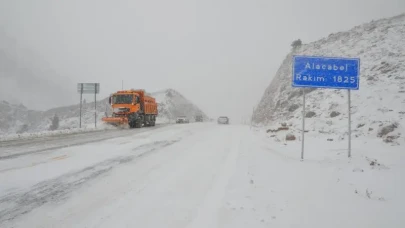 Konya’da kar yağışı etkili oldu: Bazı kara yolları trafiğe kapandı