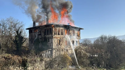 Safranbolu'da 150 yıllık tarihi konak yandı